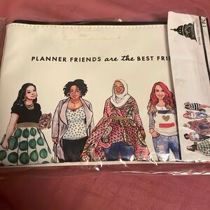 Zippered Pouche.                   @HagnBgRailng